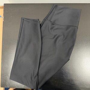 ALO YOGA black high rise leggings - medium size